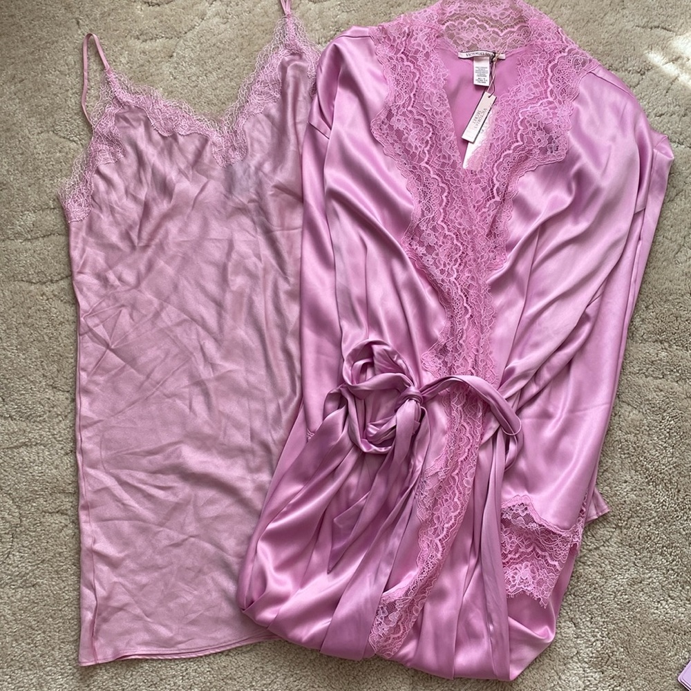 Victoria’s Secret pink satin and lace maxi kimono robe and chemise, size L